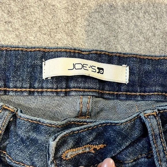 Joe's Jeans High Rise Skinny,  Medium Wash. Size 29. - Picture 7 of 9